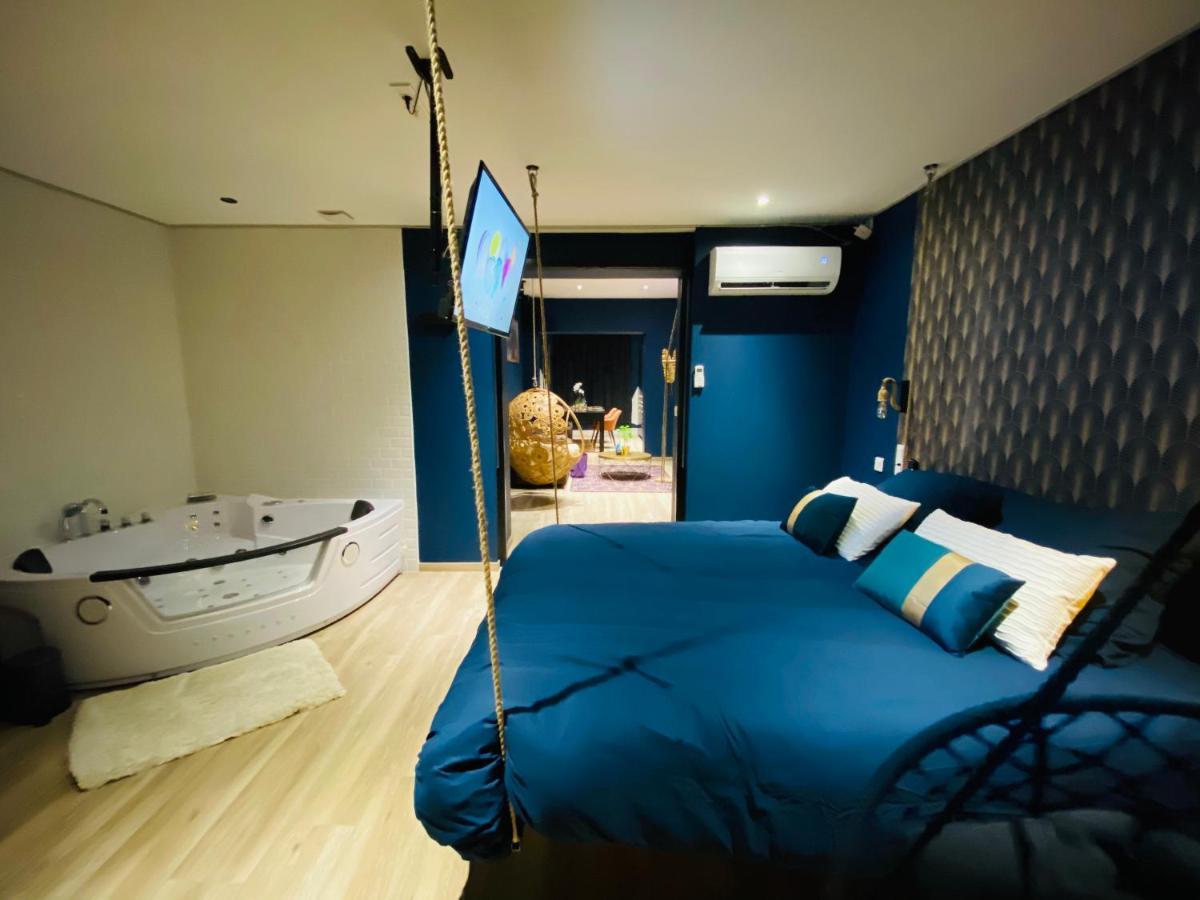 Capsule Temps Suspendu - Balneo, Home Cinema & Billard Valenciennes Eksteriør bilde